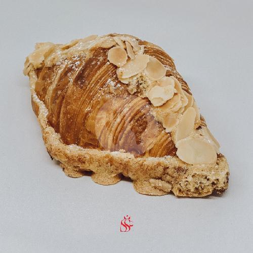 Almond Croissant
